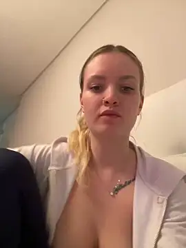 mariemelissah online show from February 26, 2025, 2:05 pm