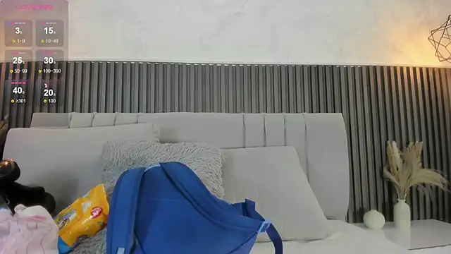 SHANONCLARK online show from November 7, 2025, 7:07 pm