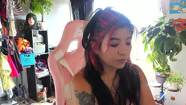 annie walker6 online show from April 19, 2026, 6:54 pm