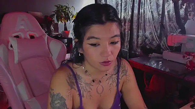 Snapshot of annie_walker6 chatting on October 9, 2025, 5:35 pm annie walker6 online show from October 9, 2025, 5:35 pm