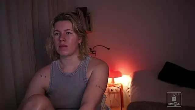 moonamii online show from January 14, 2026, 7:28 pm