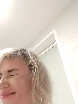 Linda Gregory online show from September 21, 2025, 12:49 am