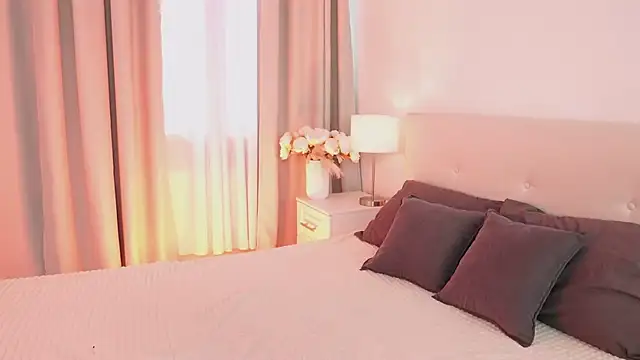 Snapshot of FiaMoor chatting on February 3, 2026, 10:20 am FiaMoor online show from February 3, 2026, 10:20 am