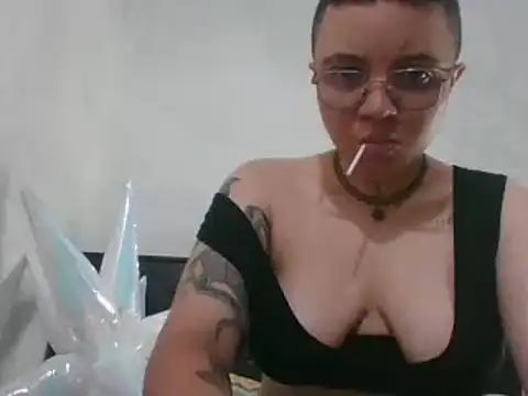 Snapshot of EdenJupiter chatting on March 19, 2025, 5:41 am EdenJupiter online show from March 19, 2025, 5:41 am