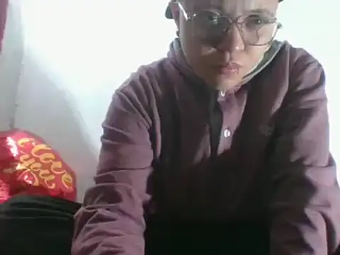 Snapshot of EdenJupiter chatting on December 28, 2024, 3:37 am EdenJupiter online show from December 28, 2024, 3:37 am