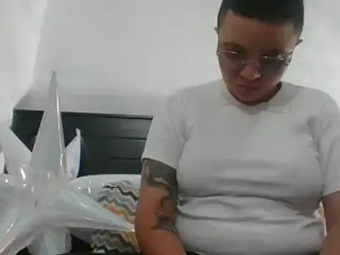 Snapshot of EdenJupiter chatting on March 20, 2025, 4:29 am EdenJupiter online show from March 20, 2025, 4:29 am