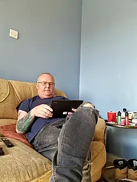 Snapshot of FriendlyDave chatting on March 16, 2025, 11:49 am FriendlyDave online show from March 16, 2025, 11:49 am