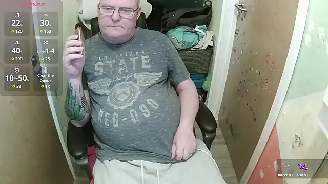 Snapshot of FriendlyDave chatting on March 11, 2025, 4:40 pm FriendlyDave online show from March 11, 2025, 4:40 pm