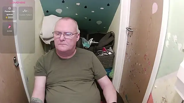 Snapshot of FriendlyDave chatting on March 21, 2025, 9:34 am FriendlyDave online show from March 21, 2025, 9:34 am