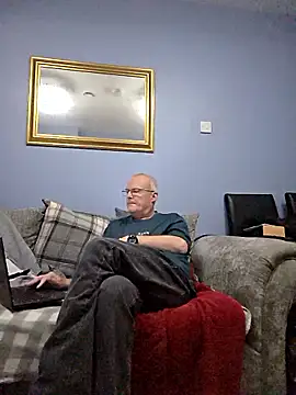 Snapshot of FriendlyDave chatting on January 14, 2026, 8:18 am FriendlyDave online show from January 14, 2026, 8:18 am