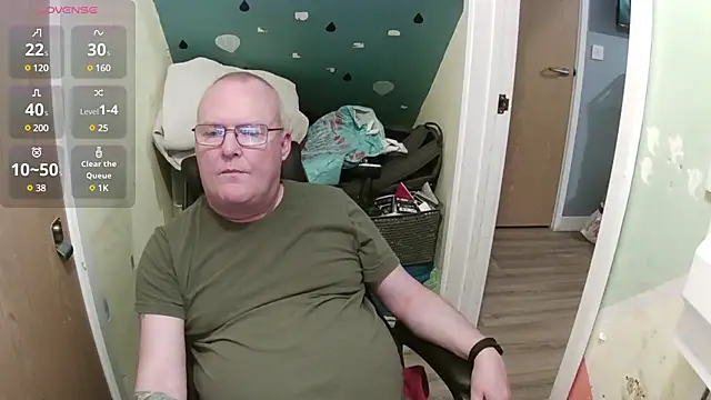 Snapshot of FriendlyDave chatting on March 20, 2025, 7:14 pm FriendlyDave online show from March 20, 2025, 7:14 pm