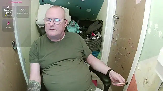 Snapshot of FriendlyDave chatting on March 22, 2025, 1:52 pm FriendlyDave online show from March 22, 2025, 1:52 pm