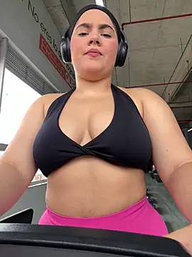 Valenhillxh online show from May 25, 2026, 4:28 pm