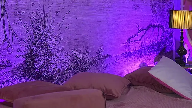 YamiraKim online show from November 8, 2025, 6:55 pm