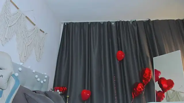 MiaKeler online show from February 15, 2026, 6:18 pm