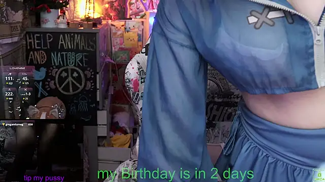 ShiroiFubuki online show from February 18, 2025, 8:36 pm