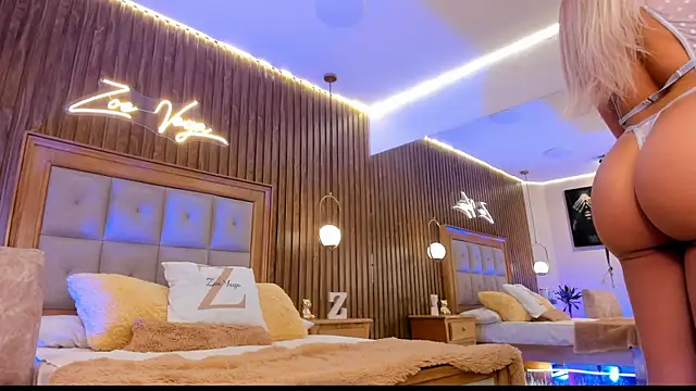 Zoevegass online show from November 20, 2025, 4:40 pm