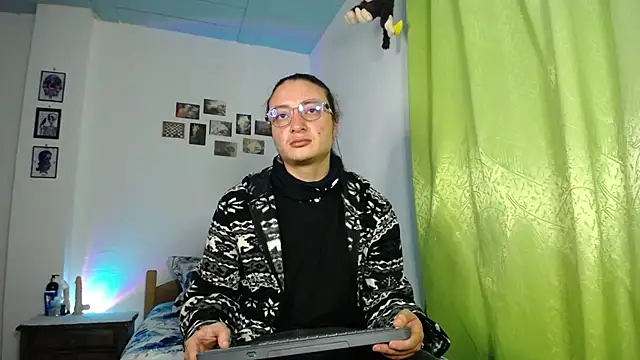 monkeywillwhite online show from November 2, 2025, 2:05 am