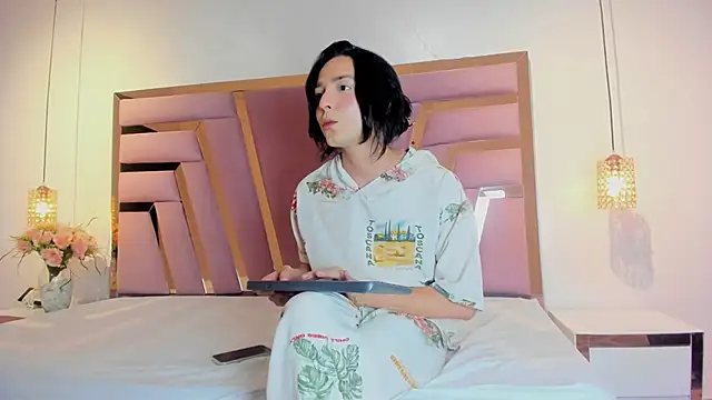 Snapshot of Jiggly__ chatting on November 11, 2025, 10:47 pm Jiggly online show from November 11, 2025, 10:47 pm