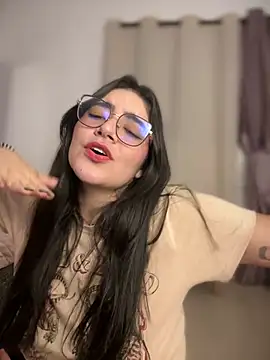 Lia flowers online show from March 15, 2025, 5:19 am