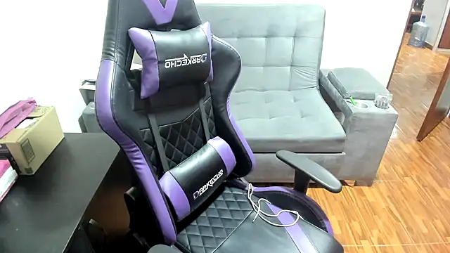 LuisaReyes 2911 online show from January 26, 2025, 2:45 am