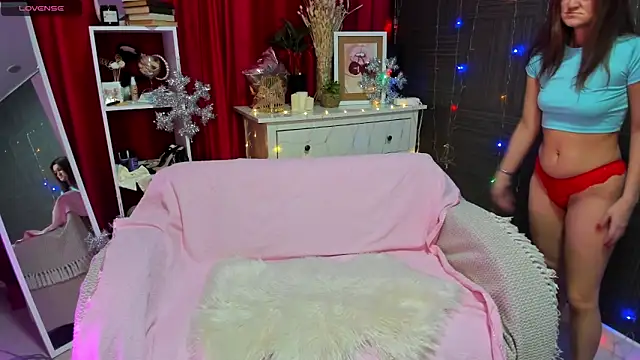 Snapshot of Queen_baby chatting on December 7, 2024, 1:41 am Queen baby online show from December 7, 2024, 1:41 am