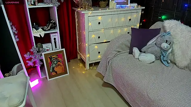 Snapshot of Queen_baby chatting on December 24, 2024, 1:16 am Queen baby online show from December 24, 2024, 1:16 am