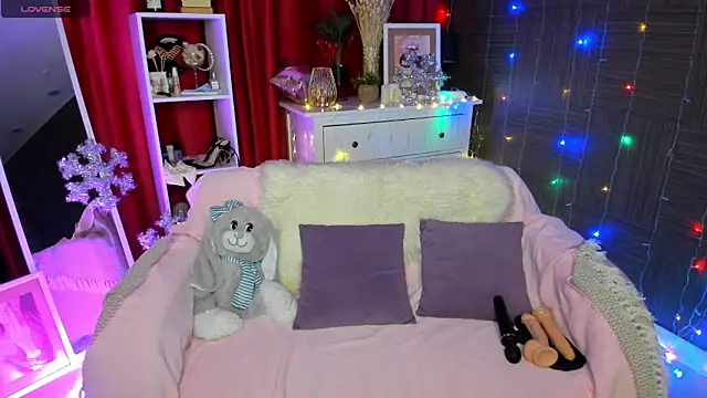 Snapshot of Queen_baby chatting on December 28, 2024, 1:39 am Queen baby online show from December 28, 2024, 1:39 am