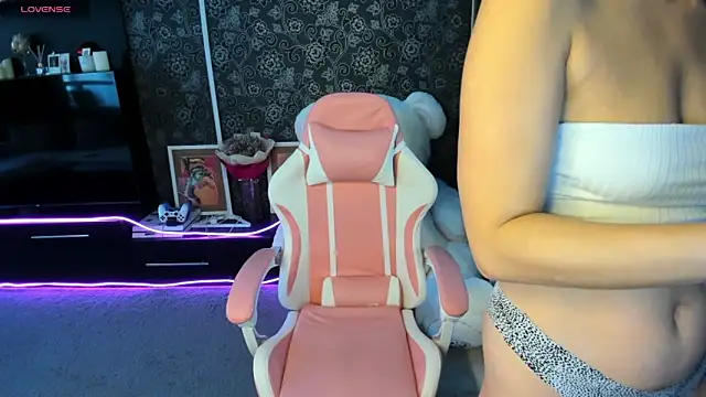 Snapshot of Queen_baby chatting on September 20, 2025, 6:07 am Queen baby online show from September 20, 2025, 6:07 am