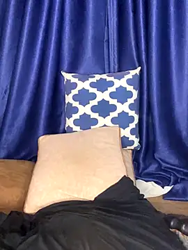 sweetestval online show from November 28, 2025, 11:43 am