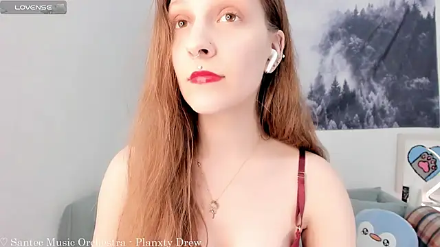 Snapshot of SolarAlice chatting on March 19, 2025, 6:34 pm SolarAlice online show from March 19, 2025, 6:34 pm