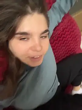 Mia Brackenridge26 online show from November 3, 2025, 10:08 am