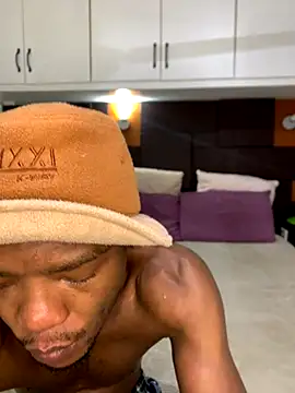 Snapshot of iCrushYenu chatting on November 2, 2025, 10:59 pm iCrushYenu online show from November 2, 2025, 10:59 pm