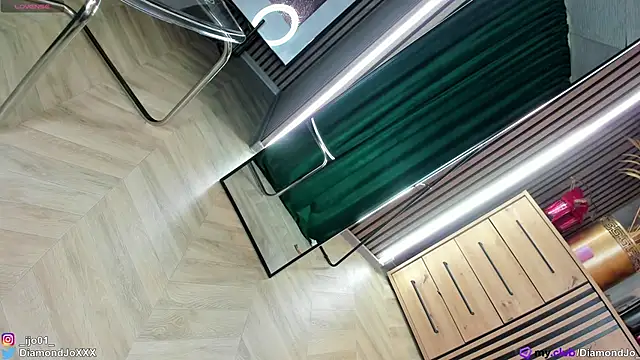 Snapshot of DiamondJo_ chatting on January 9, 2026, 2:29 am DiamondJo online show from January 9, 2026, 2:29 am