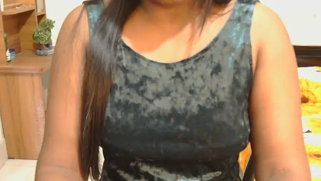 Snapshot of esita_1212 chatting on November 9, 2025, 2:26 am esita 1212 online show from November 9, 2025, 2:26 am