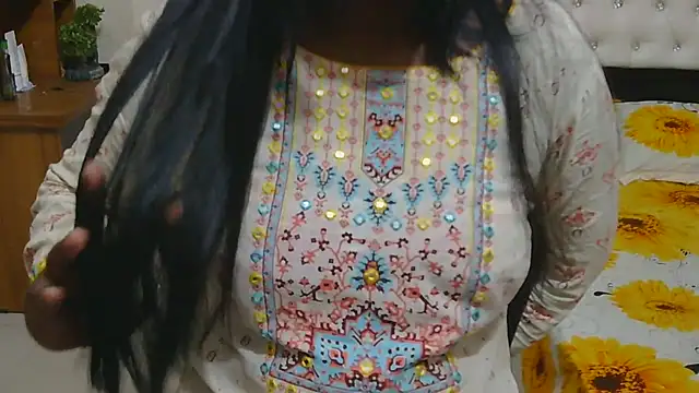 Snapshot of esita_1212 chatting on October 21, 2025, 12:21 am esita 1212 online show from October 21, 2025, 12:21 am