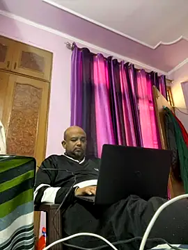 Dick 6inches online show from November 29, 2025, 4:23 am