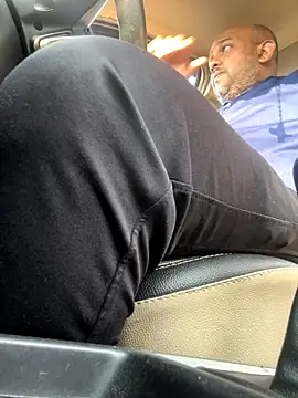 Dick 6inches online show from November 2, 2025, 9:47 am