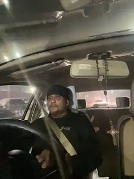 Dick 6inches online show from November 11, 2025, 2:34 pm