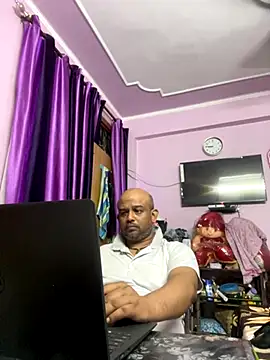 Dick 6inches online show from November 3, 2025, 3:15 pm