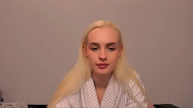 Snapshot of OliviaKisss chatting on March 16, 2026, 8:11 pm OliviaKisss online show from March 16, 2026, 8:11 pm