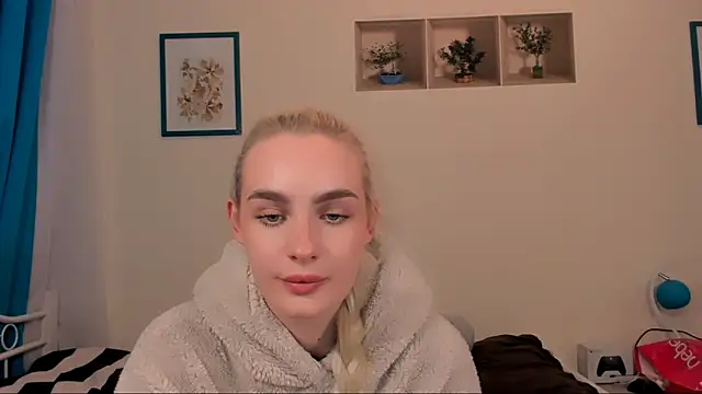Snapshot of OliviaKisss chatting on April 19, 2026, 5:36 pm OliviaKisss online show from April 19, 2026, 5:36 pm