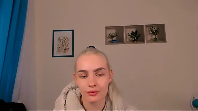 Snapshot of OliviaKisss chatting on April 25, 2026, 1:36 pm OliviaKisss online show from April 25, 2026, 1:36 pm