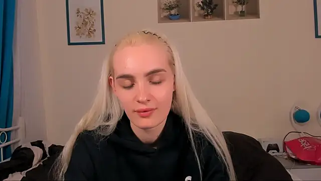 Snapshot of OliviaKisss chatting on April 20, 2026, 6:53 pm OliviaKisss online show from April 20, 2026, 6:53 pm