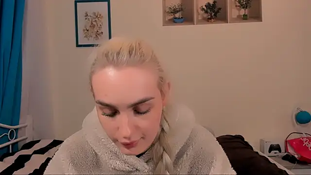 Snapshot of OliviaKisss chatting on April 19, 2026, 6:32 pm OliviaKisss online show from April 19, 2026, 6:32 pm