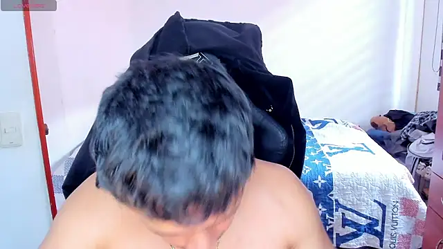 Snapshot of Tommy_Bred chatting on May 15, 2026, 5:55 pm Tommy Bred online show from May 15, 2026, 5:55 pm