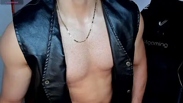Snapshot of Tommy_Bred chatting on May 29, 2026, 6:03 pm Tommy Bred online show from May 29, 2026, 6:03 pm