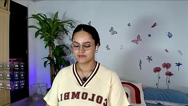 VICTORIABLACK xh online show from May 17, 2026, 10:04 am