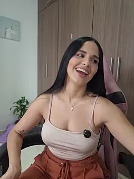 Snapshot of heyshaa chatting on December 19, 2025, 8:55 pm heyshaa online show from December 19, 2025, 8:55 pm