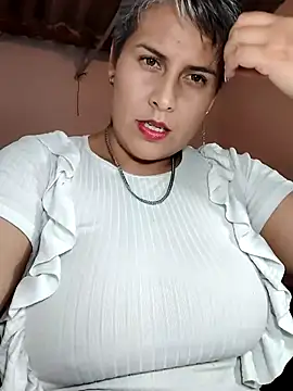 Yessi rousse online show from June 3, 2026, 2:12 am
